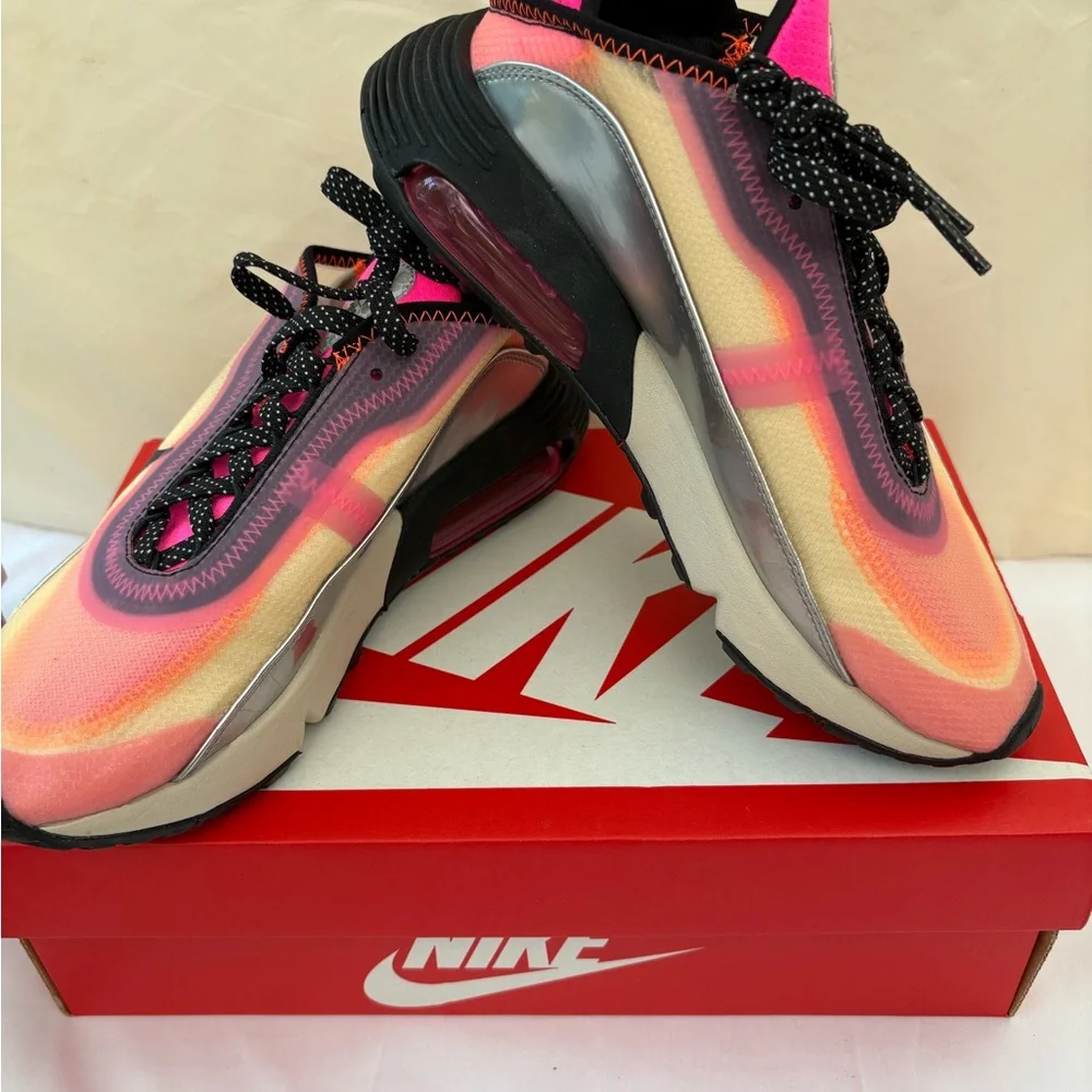 Nike Pink Air Max 2090 Iced Lilac size 8‎